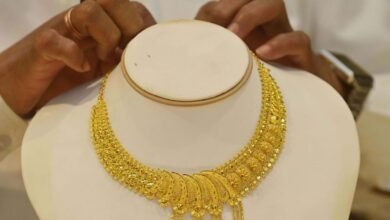 Gold Price Today: मार्केट में आग उगल रहा सोना! यहाँ देखें कैरेट के हिसाब से आज का भाव